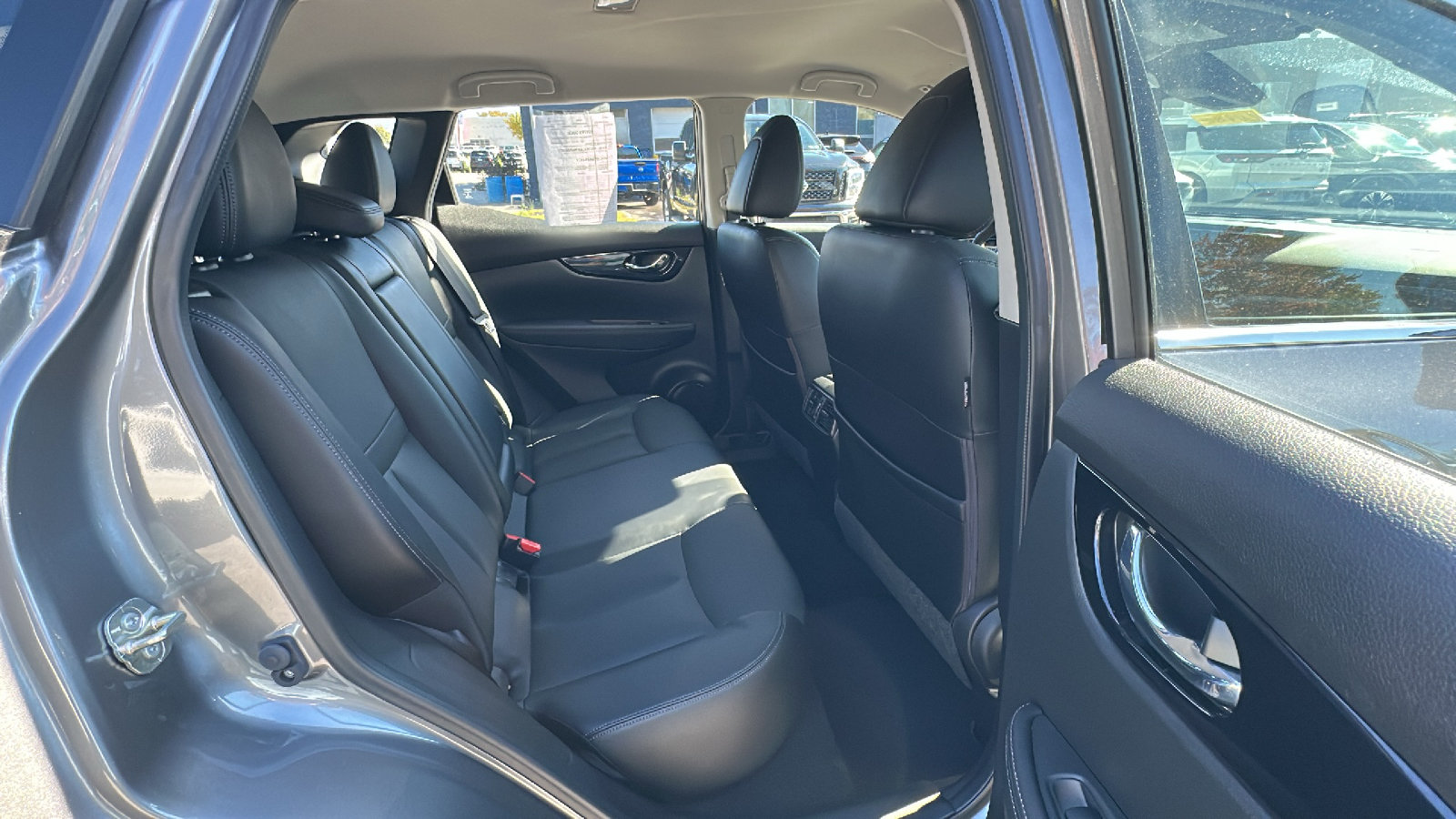 Used 2019 Nissan Rogue Sport SL AWD/4WD image 25