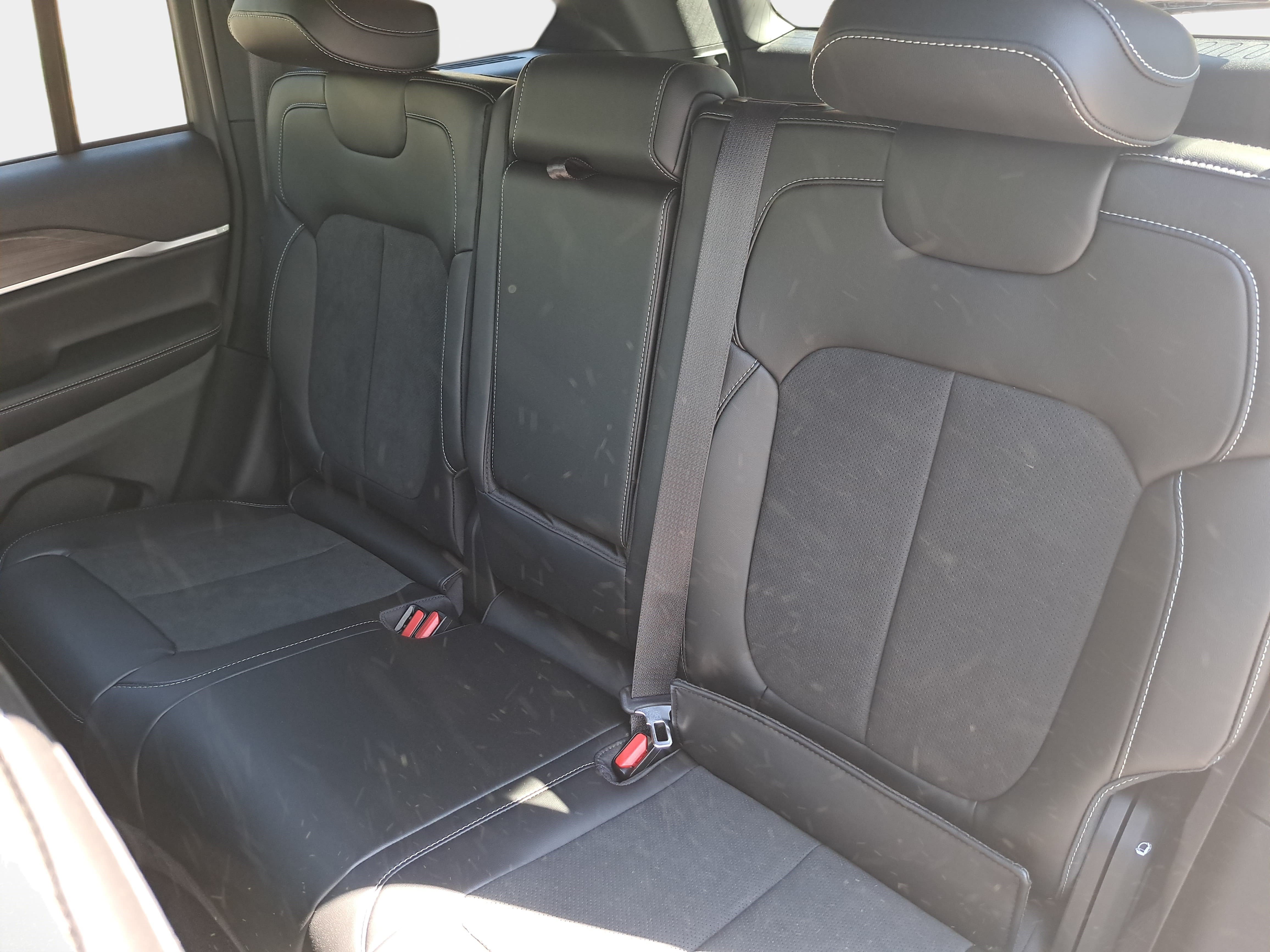 New 2026 Jeep Grand Cherokee Altitude AWD/4WD image 14