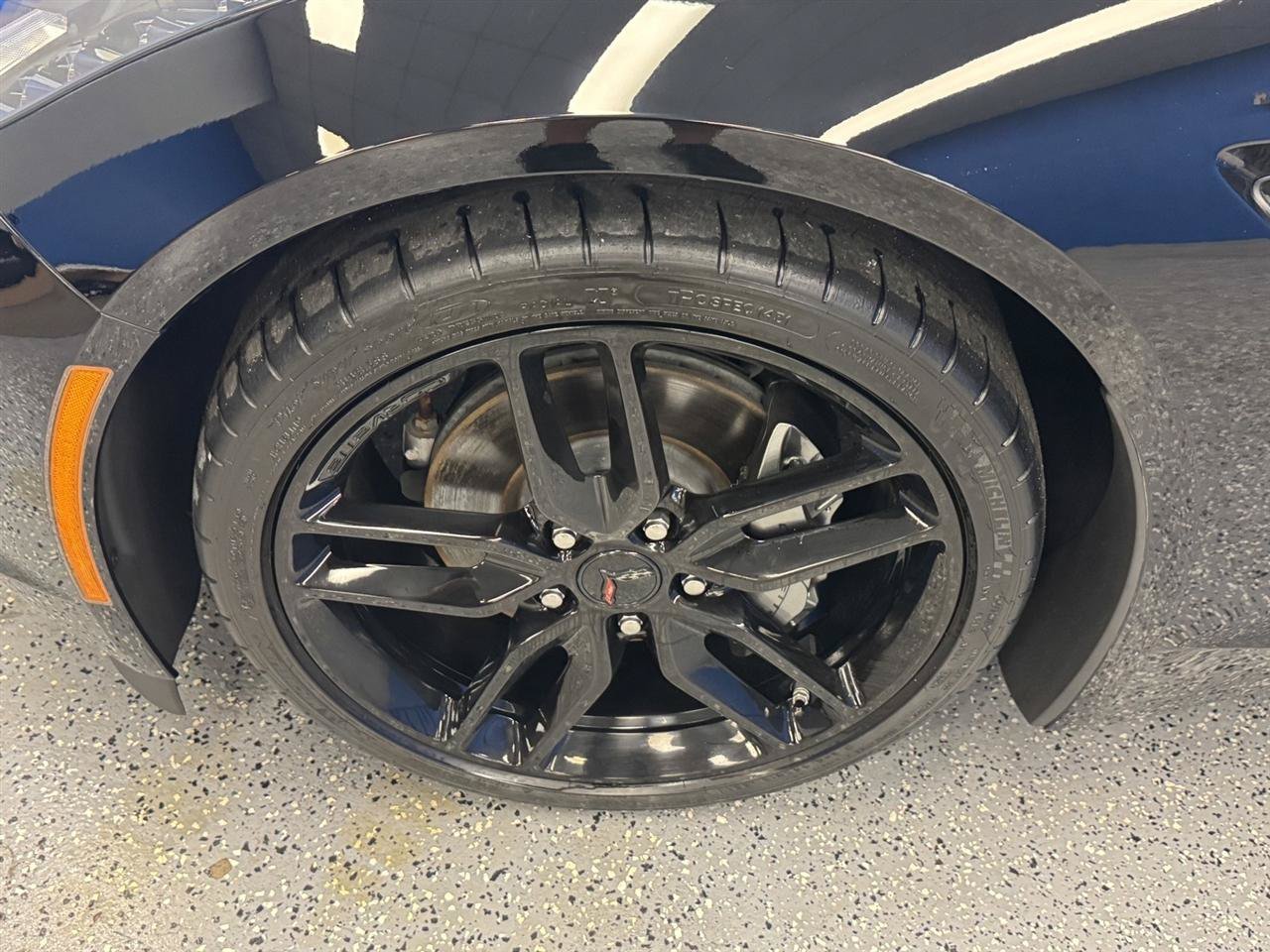 Used 2019 Chevrolet Corvette Stingray Coupe w/ 1LT RWD image 26