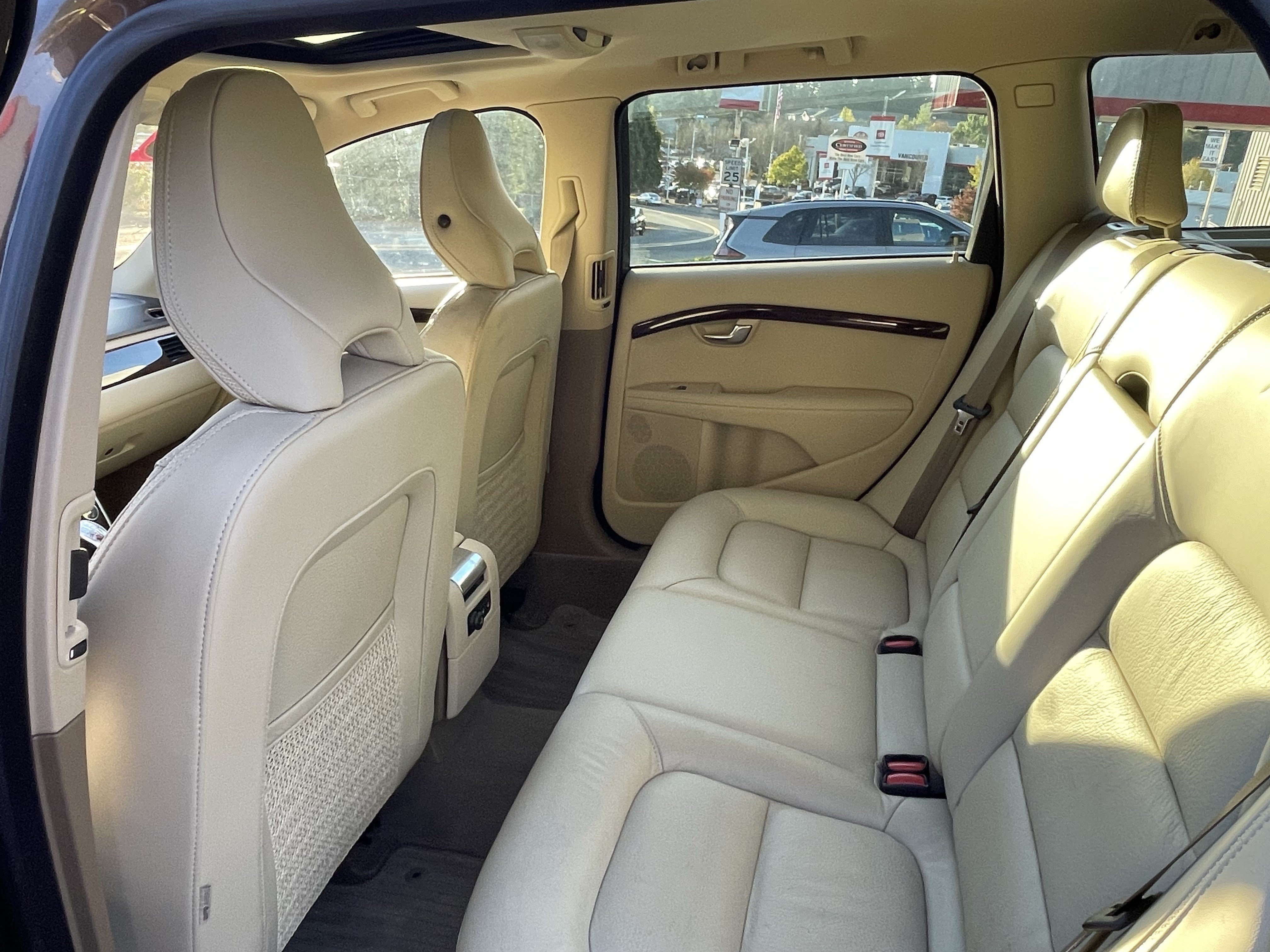 Used 2013 Volvo XC70 T6 AWD/4WD image 12