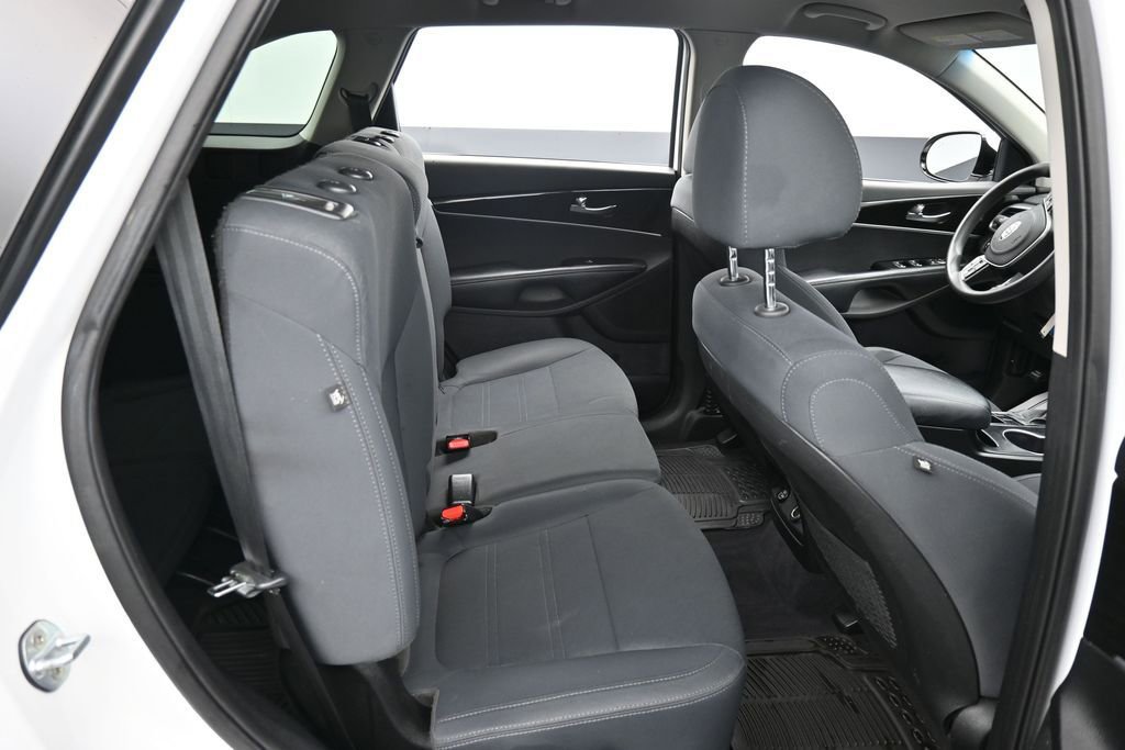 Used 2019 Kia Sorento FWD V6 image 15