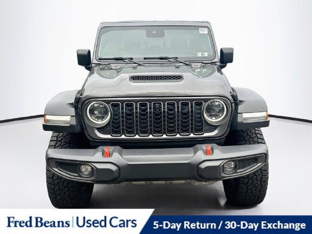 Used 2024 Jeep Gladiator Mojave w/ Technology Group AWD/4WD image 2