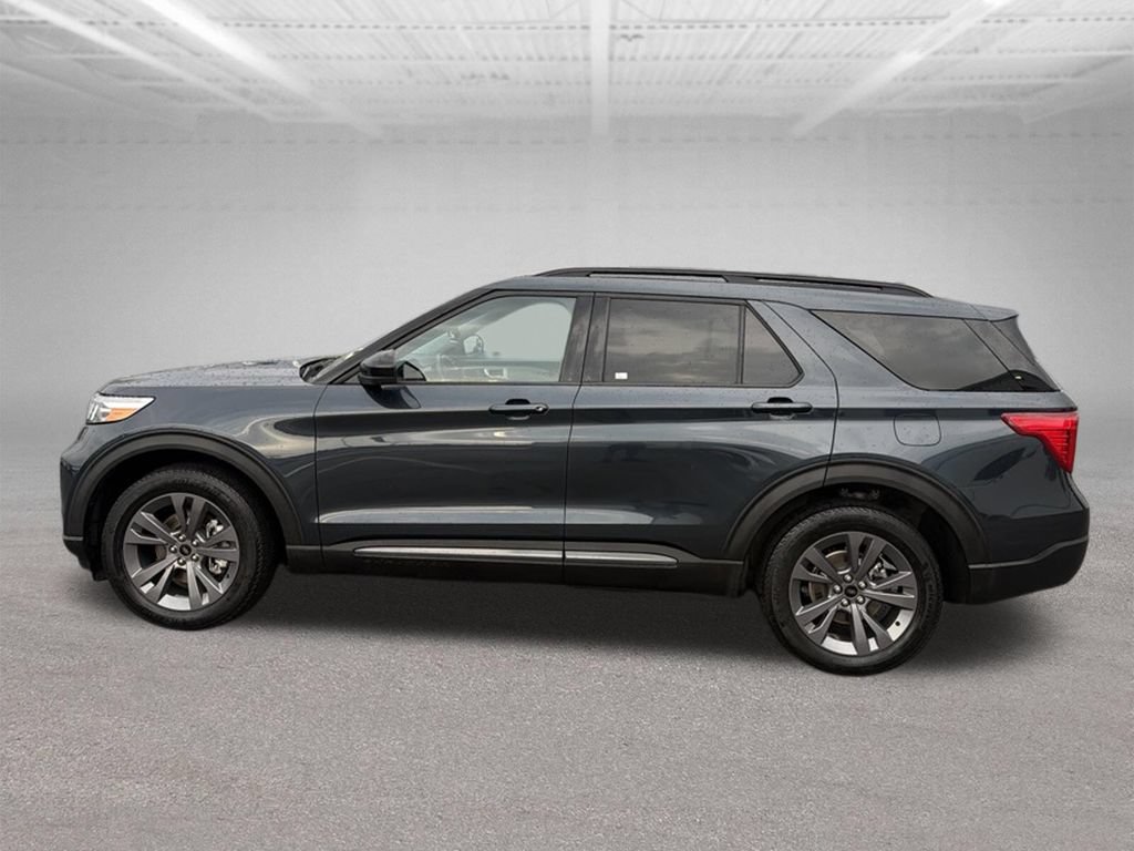 Used 2023 Ford Explorer XLT w/ Equipment Group 202A AWD/4WD image 7