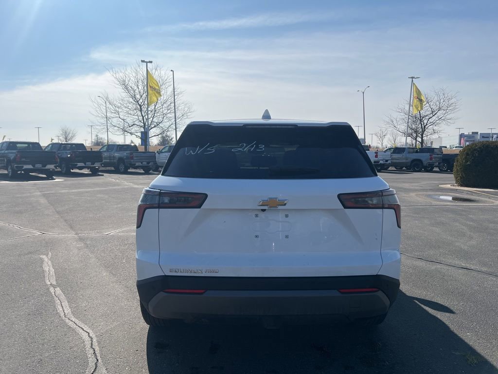 Used 2025 Chevrolet Equinox LT image 4