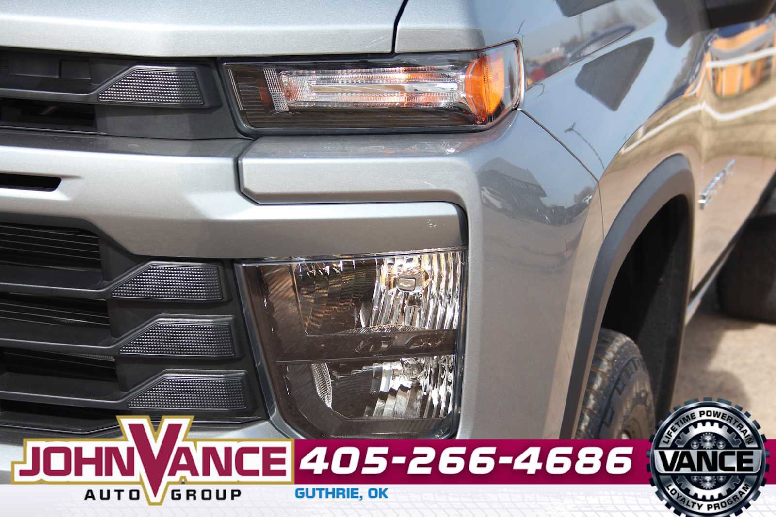 Used 2025 Chevrolet Silverado 2500 Custom image 4