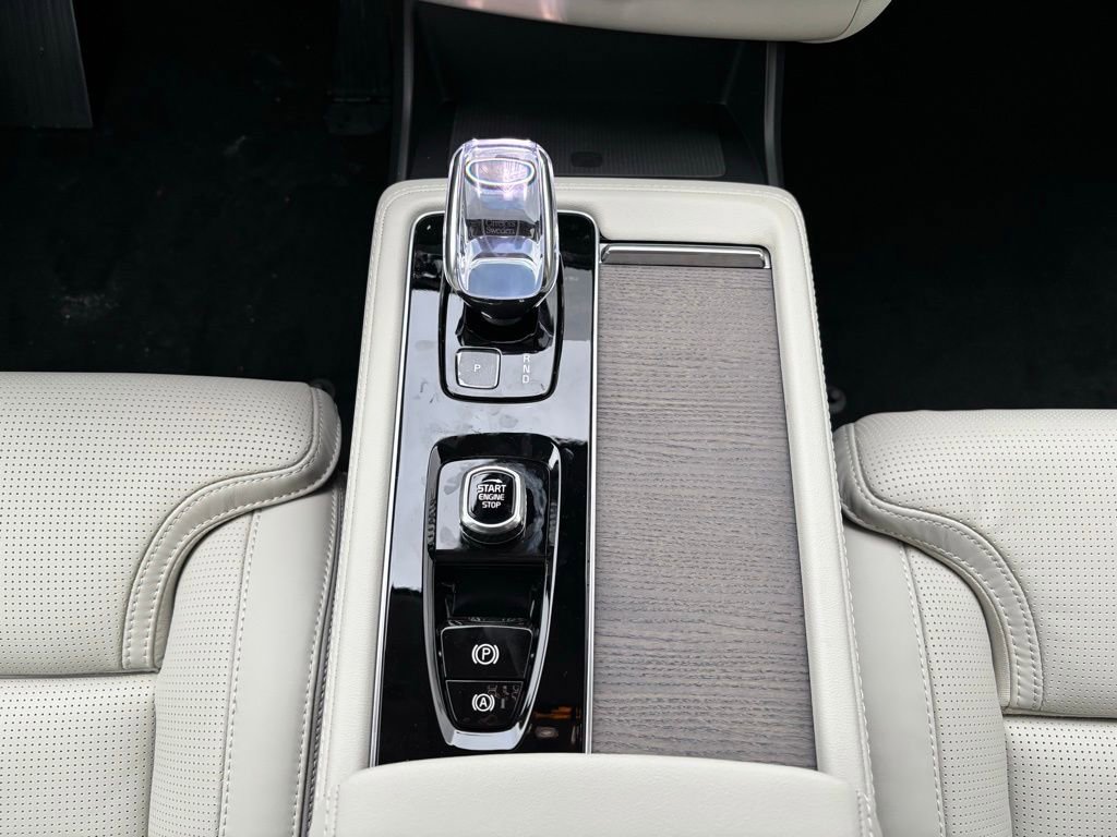 New 2026 Volvo XC90 B6 Ultra w/ Protection Package AWD/4WD image 13