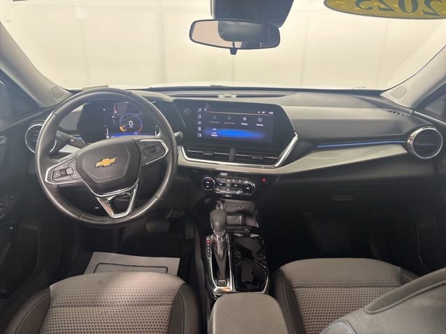 Used 2025 Chevrolet Trax LT w/ Driver Confidence Package FWD image 20