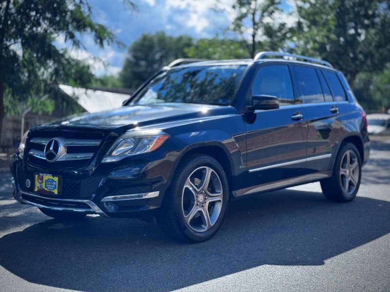 Used 2014 Mercedes-Benz GLK 250 BlueTEC 4MATIC image 3