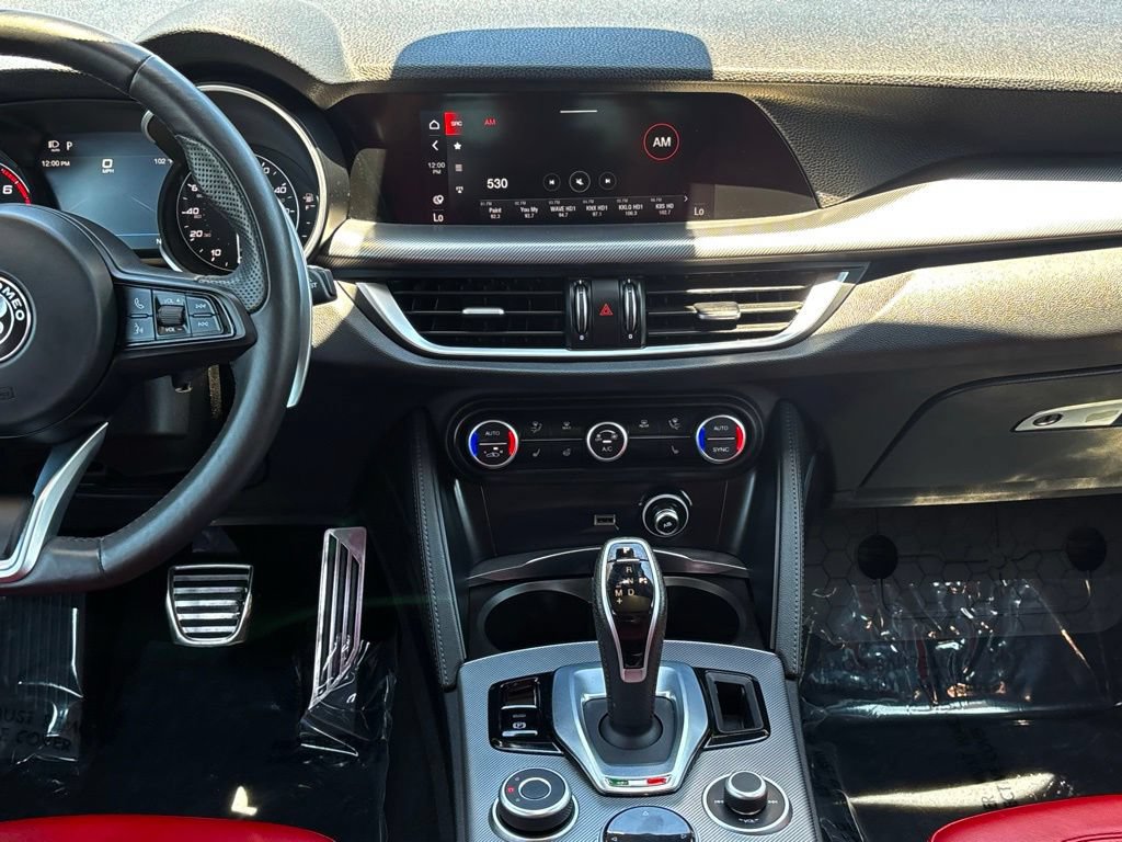 Used 2023 Alfa Romeo Stelvio Veloce AWD/4WD image 13