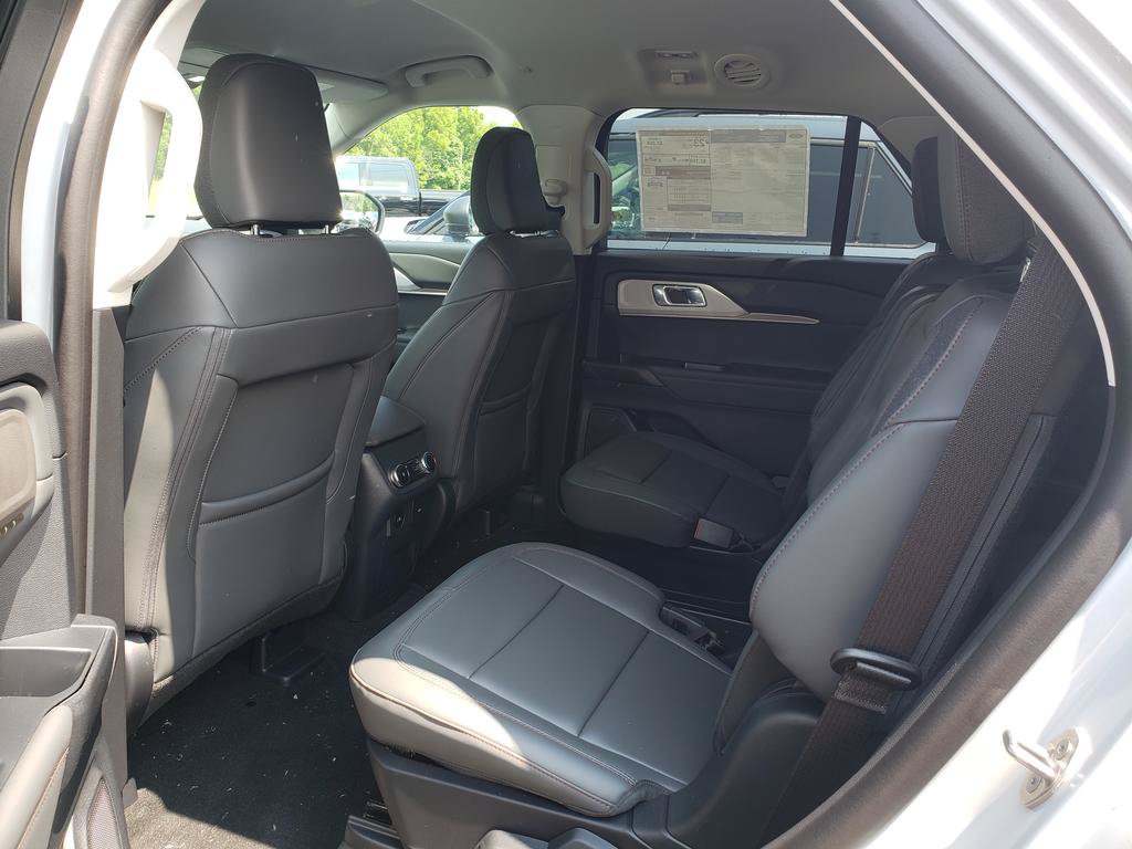 New 2026 Ford Explorer Active w/ Active Comfort Package AWD/4WD image 7
