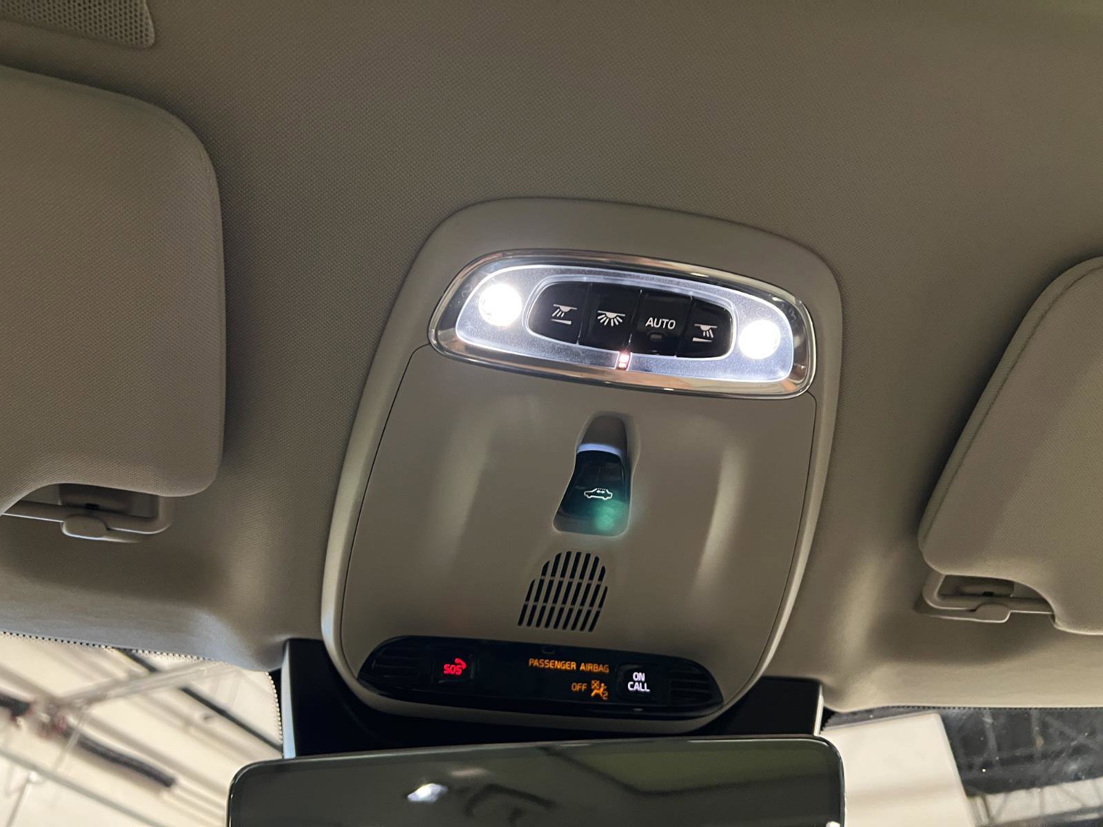 Used 2022 Volvo XC90 T8 Inscription Expression w/ Advanced Package image 22