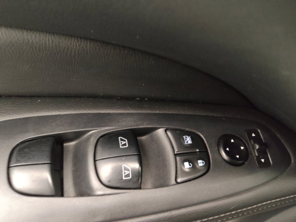 Used 2020 Nissan Pathfinder SV AWD/4WD image 27