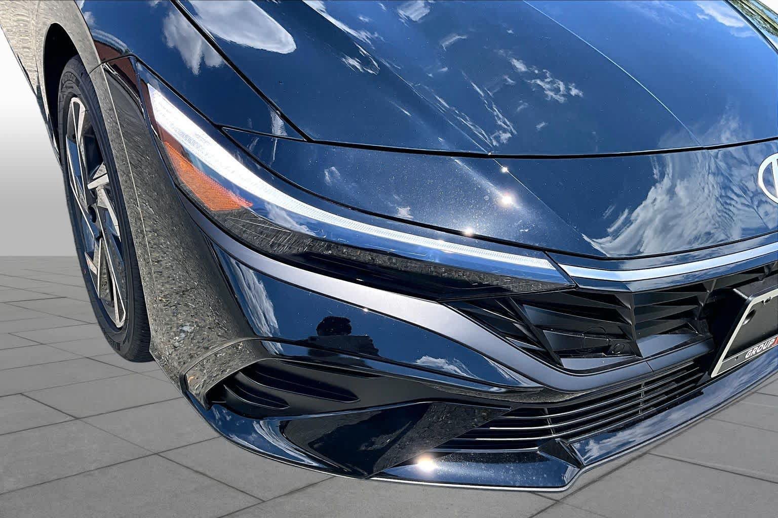 New 2026 Hyundai Elantra Limited FWD image 18