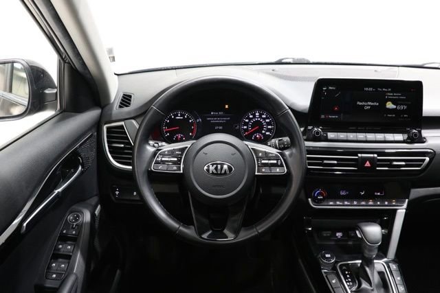 Used 2021 Kia Seltos SX w/ SX Sunroof Package AWD/4WD image 15
