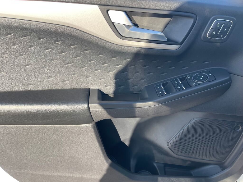 Used 2020 Ford Escape SEL image 6