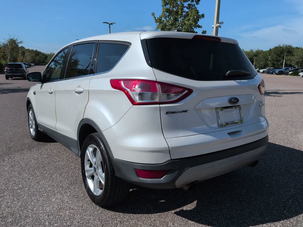 Used 2015 Ford Escape SE FWD image 4