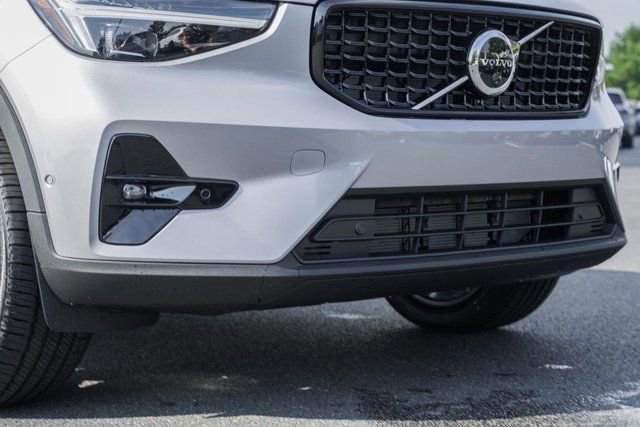 Used 2026 Volvo XC40 B5 Plus w/ Protection Package Premier image 13