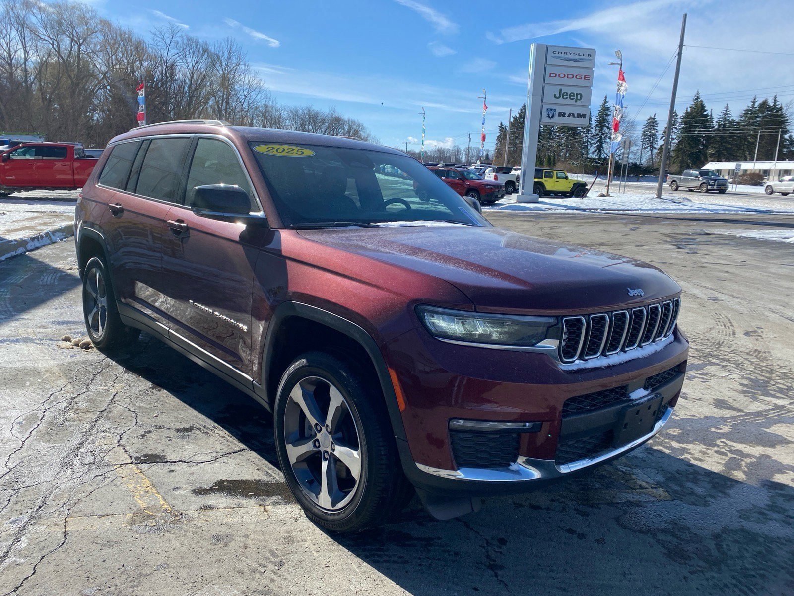 Used 2025 Jeep Grand Cherokee L Limited w/ Trailer Tow Package AWD/4WD image 26