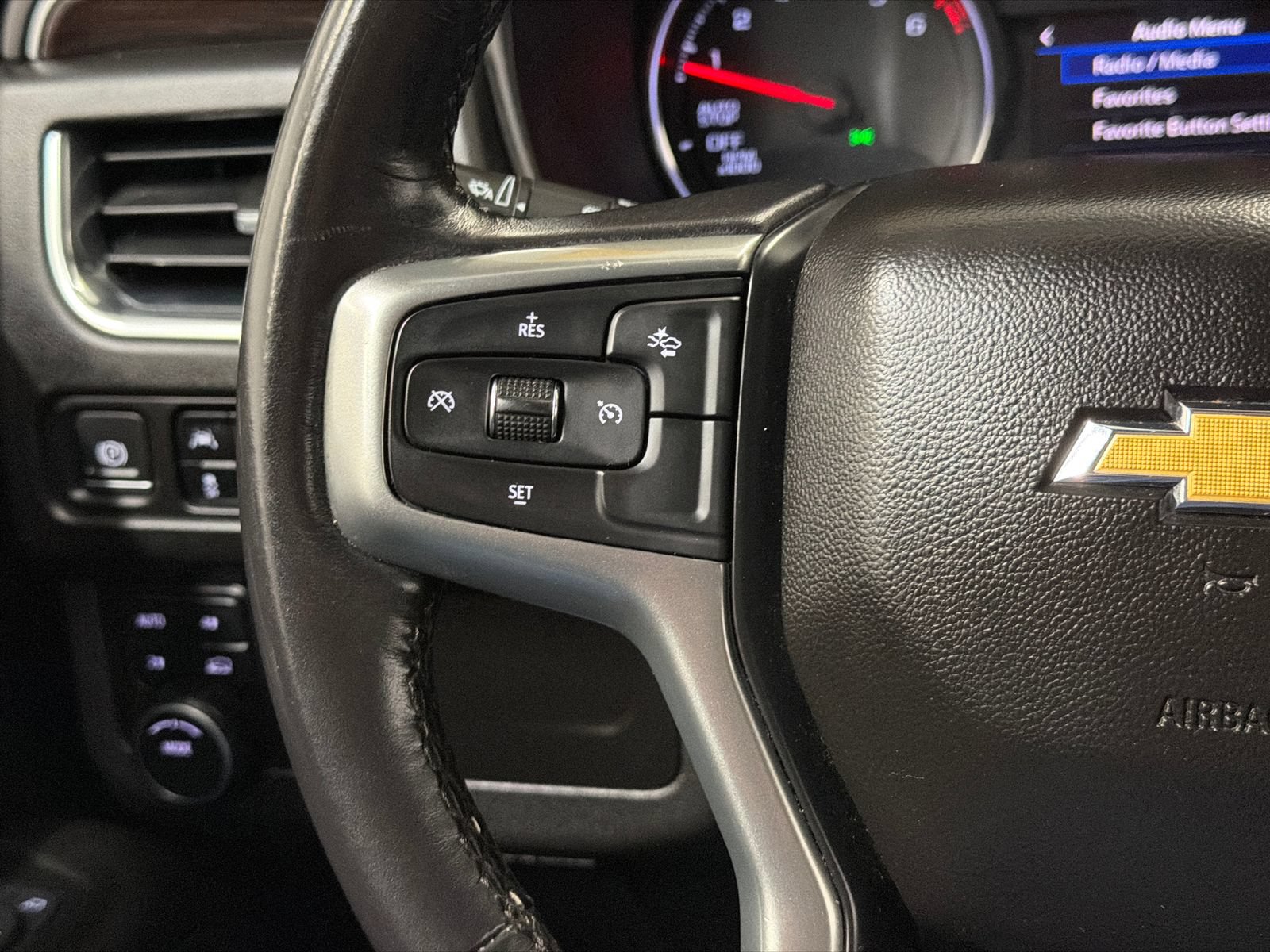Used 2023 Chevrolet Tahoe LS AWD/4WD image 23