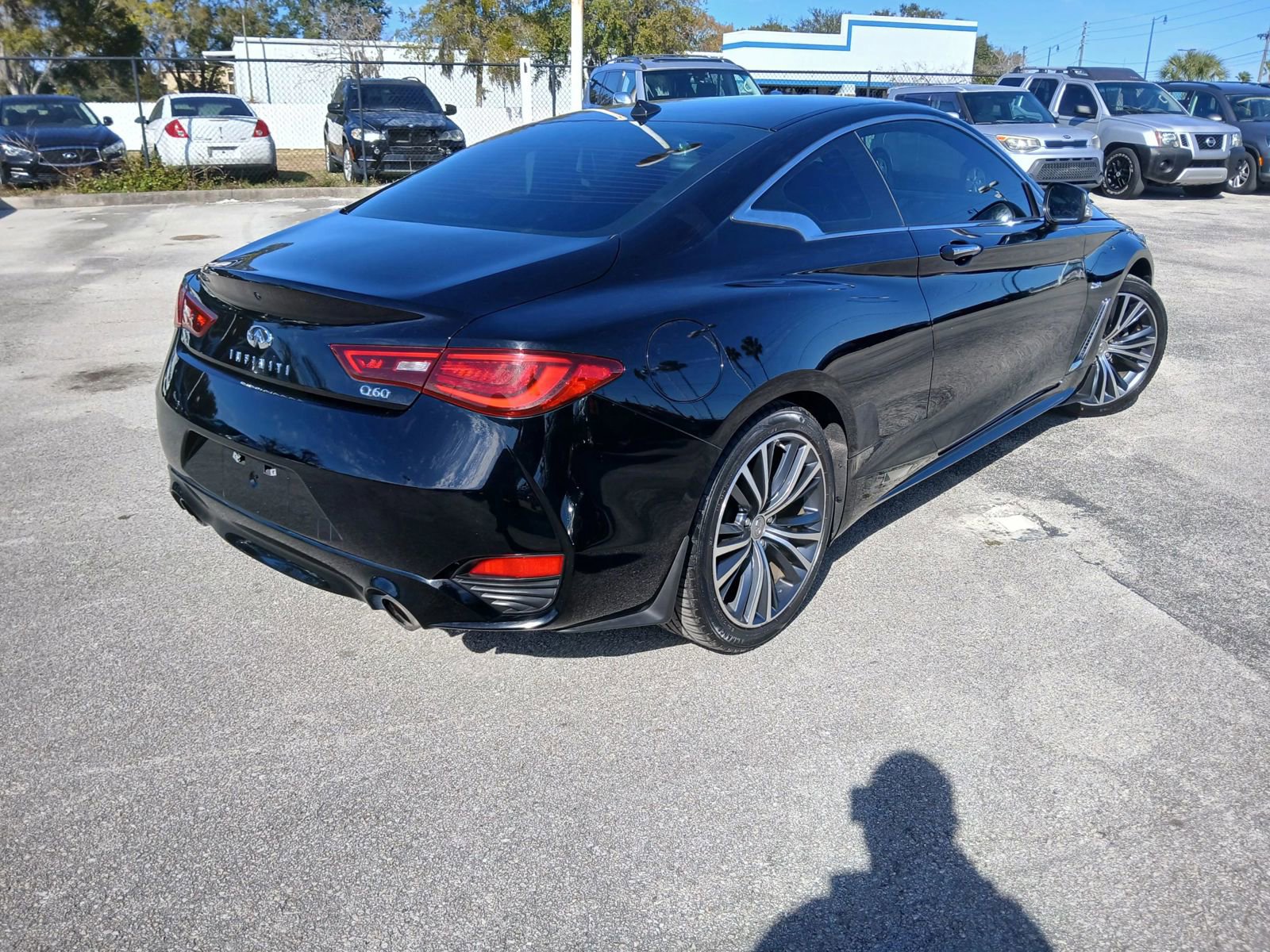 Used 2017 INFINITI Q60 2.0t image 7