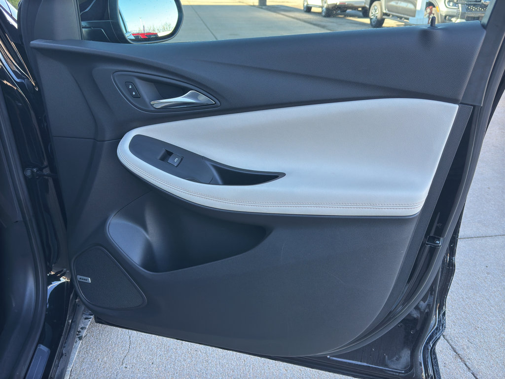 Used 2024 Buick Encore GX Avenir w/ Avenir Technology Package image 29