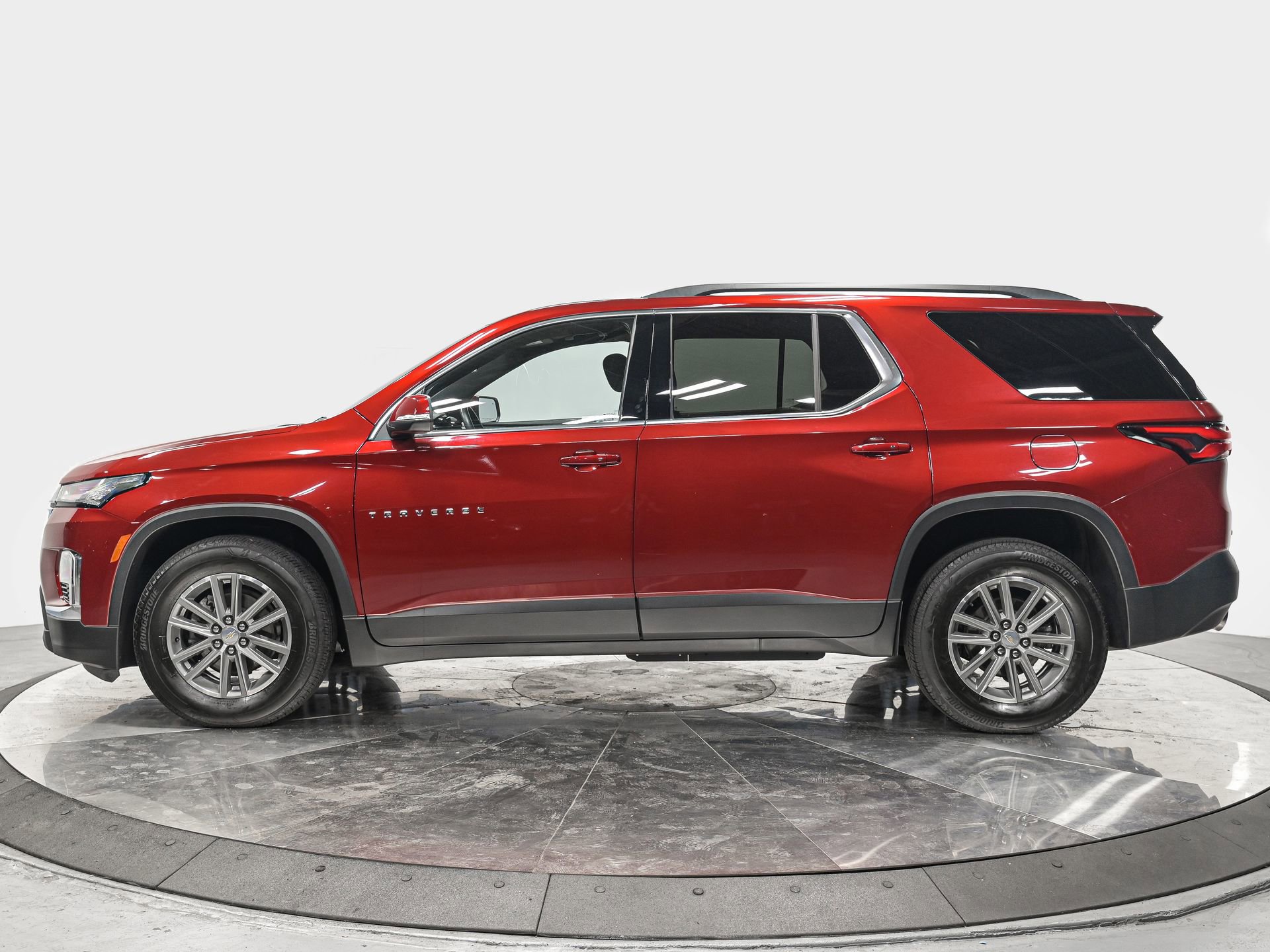 Used 2023 Chevrolet Traverse LT w/ LPO, Floor Liner Package image 2