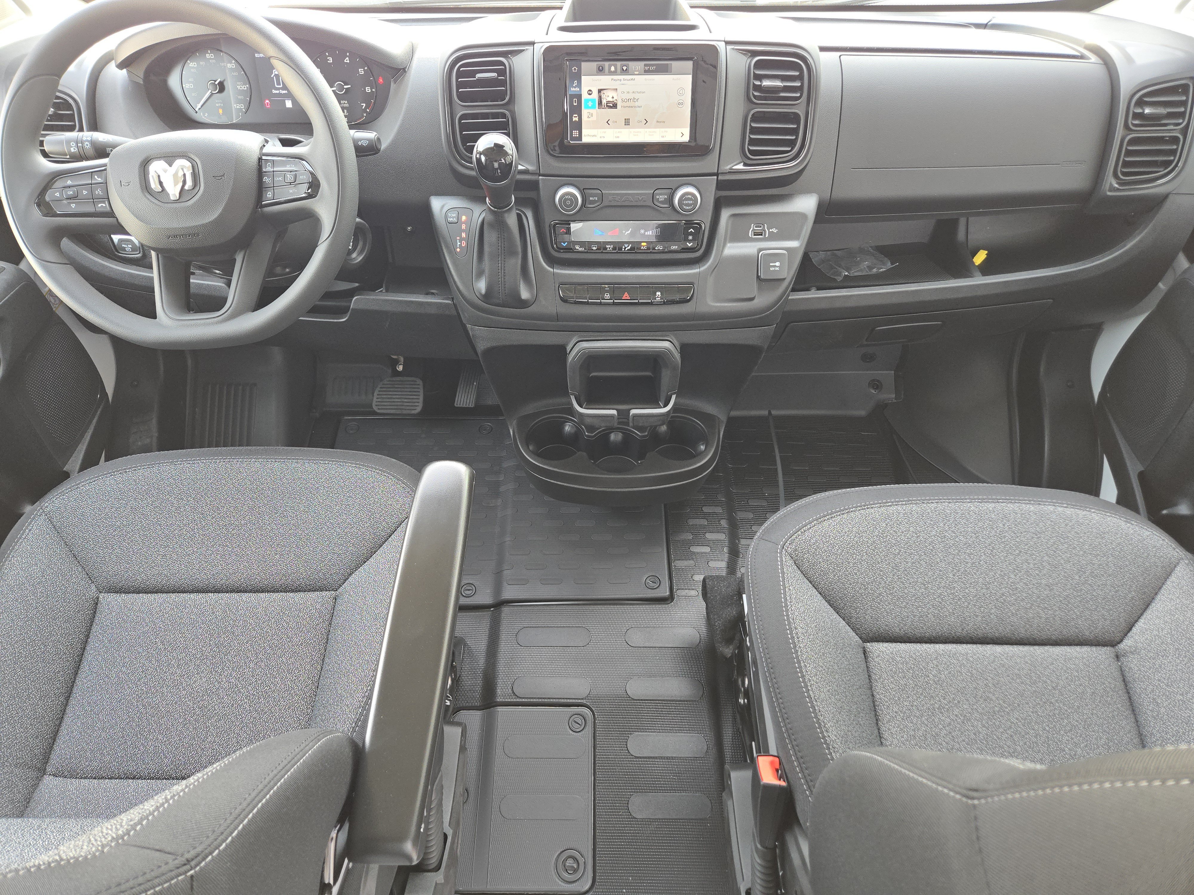 New 2026 RAM ProMaster 2500 w/ Convenience Group FWD image 9