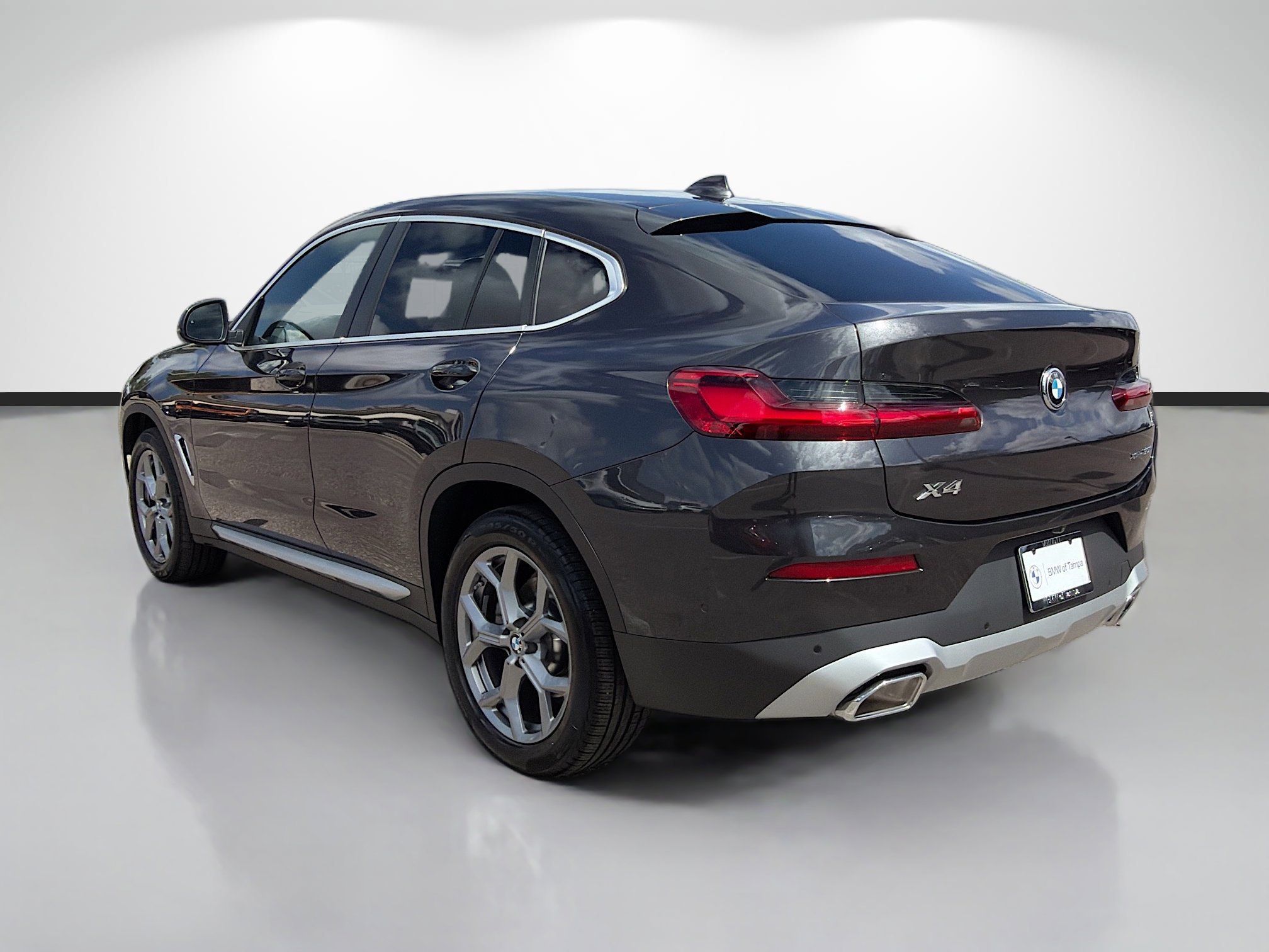 Used 2025 BMW X4 xDrive30i image 5