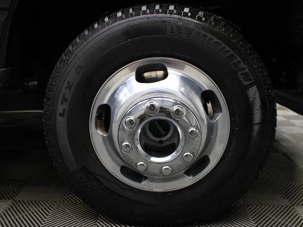 Used 2024 Ford F350 Lariat w/ FX4 Off-Road Package AWD/4WD image 13