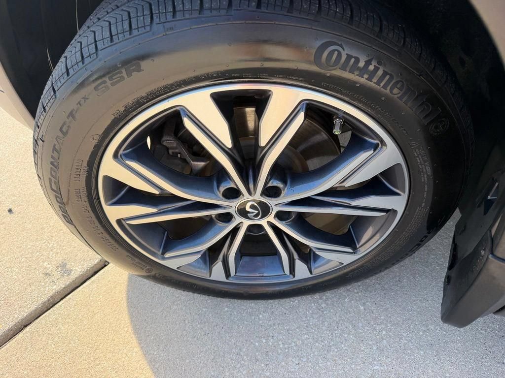 Used 2018 INFINITI QX30 Premium w/ Technology Package AWD/4WD image 26