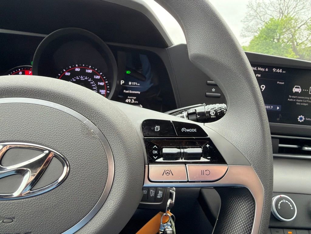 Certified 2023 Hyundai Elantra SE FWD image 30