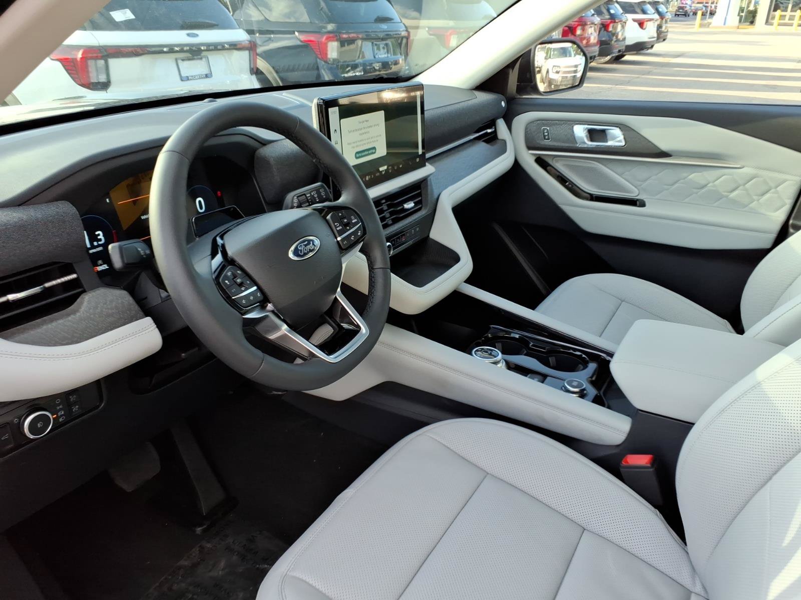 New 2026 Ford Explorer Platinum w/ LUX Leather Package AWD/4WD image 4