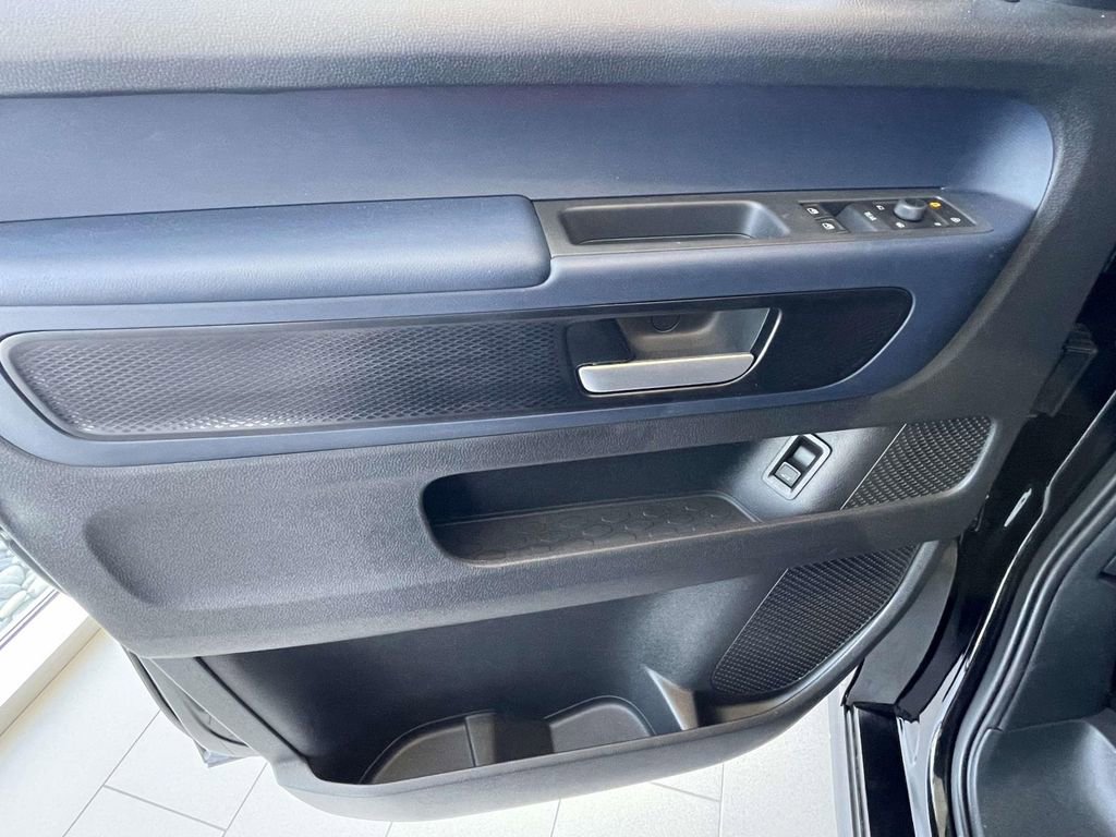 New 2025 Volkswagen ID. Buzz Pro S RWD image 14