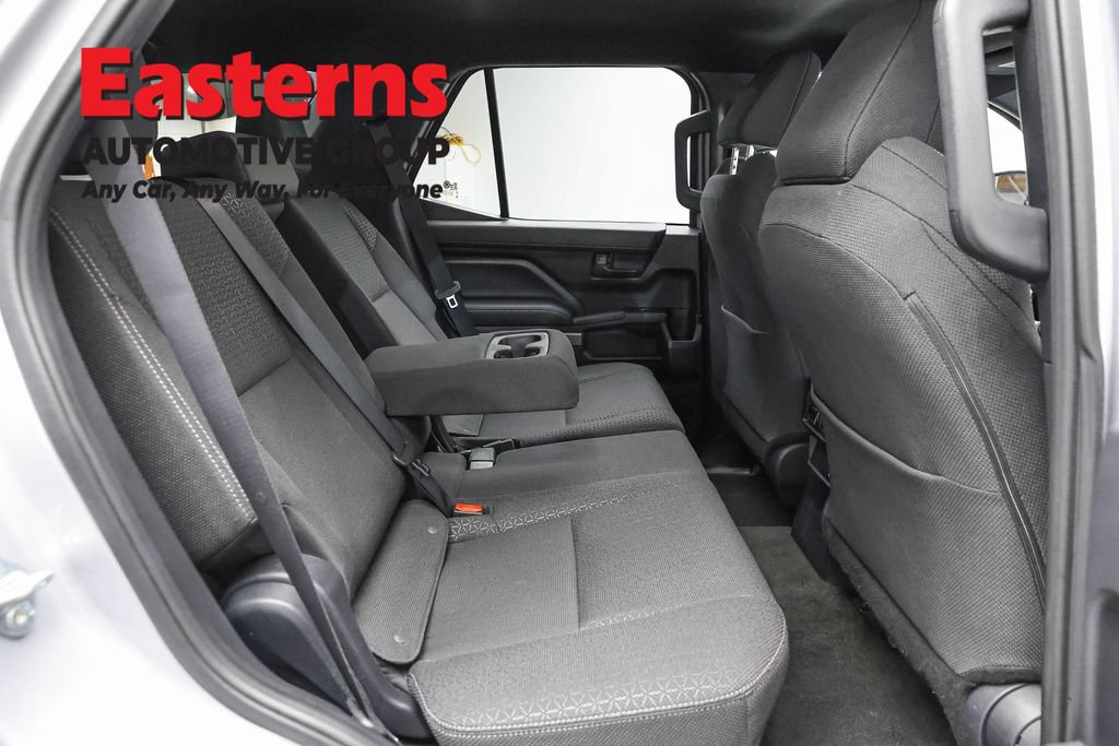 Used 2025 Toyota 4Runner SR5 AWD/4WD image 23