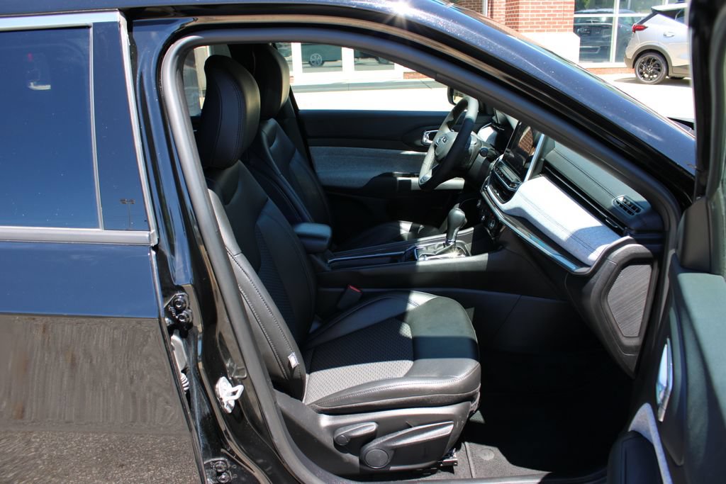 Used 2025 Jeep Compass Latitude AWD/4WD image 37
