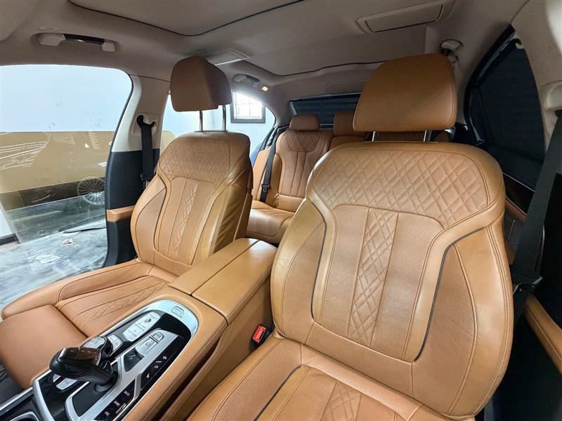 Used 2018 BMW ALPINA B7 xDrive AWD/4WD image 13