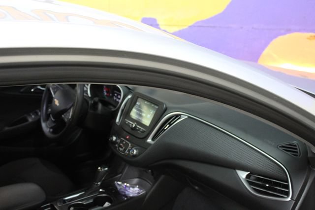 Used 2018 Chevrolet Malibu LS FWD image 12