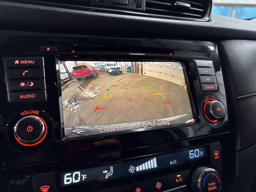 Used 2018 Nissan Rogue SV AWD/4WD image 35