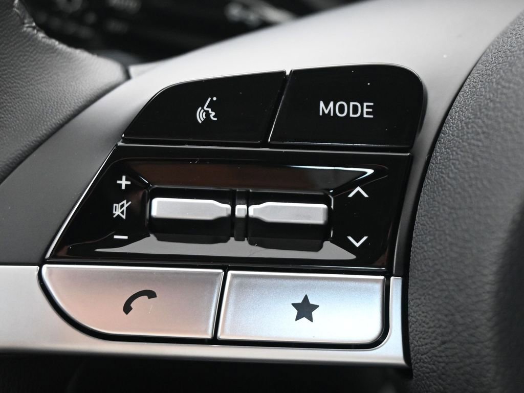 New 2026 Hyundai Elantra Limited image 25