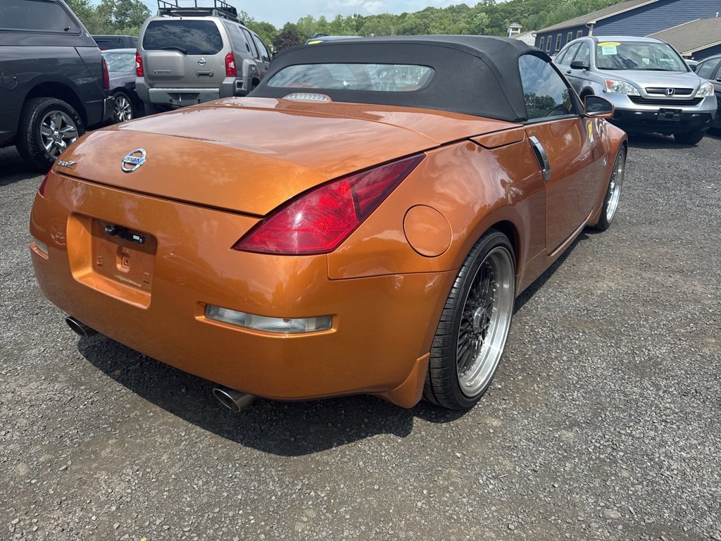 Used 2005 Nissan 350Z Touring image 11