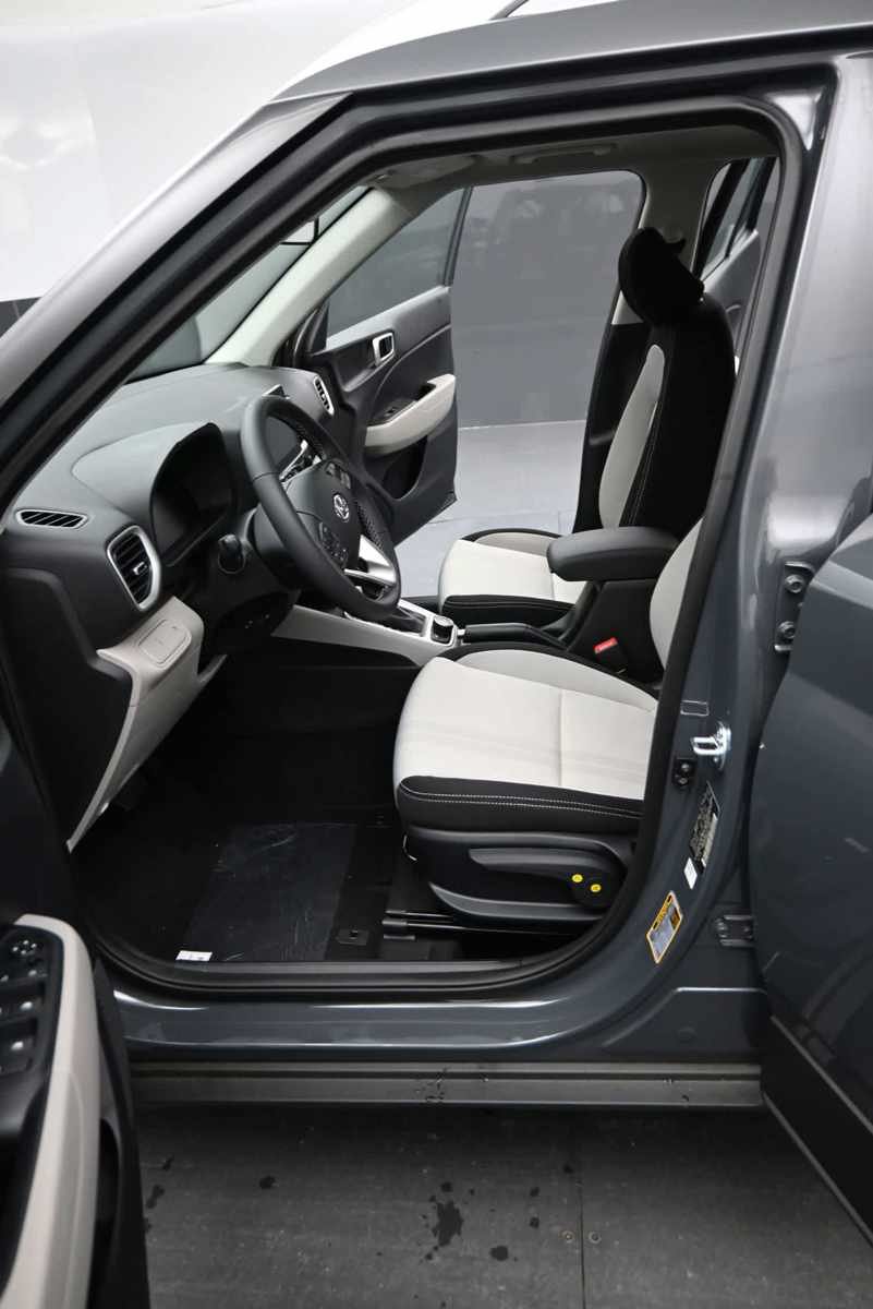 New 2026 Hyundai Venue SEL FWD image 16