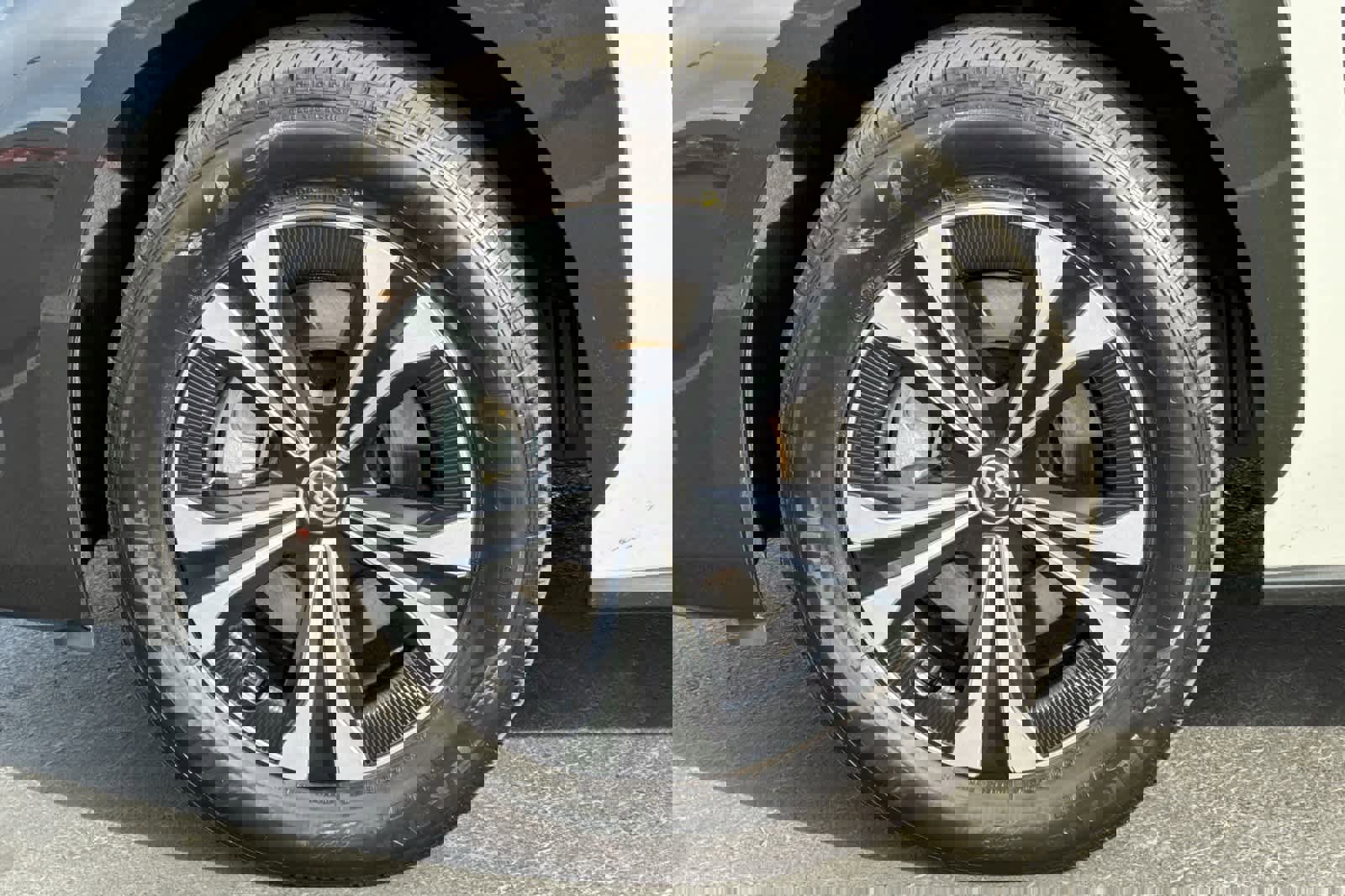 Certified 2025 Toyota bZ4X FWD image 31