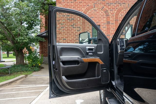 Used 2018 Chevrolet Silverado 2500 High Country w/ Duramax Plus Package AWD/4WD image 12