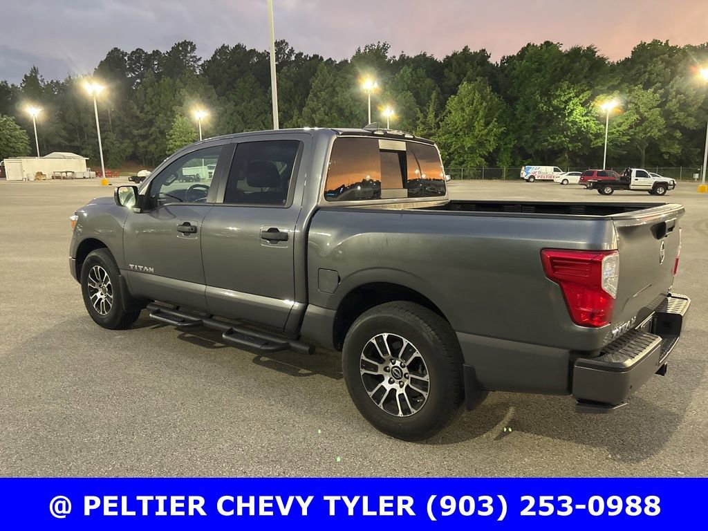Used 2024 Nissan Titan SV w/ SV Convenience Package RWD image 5