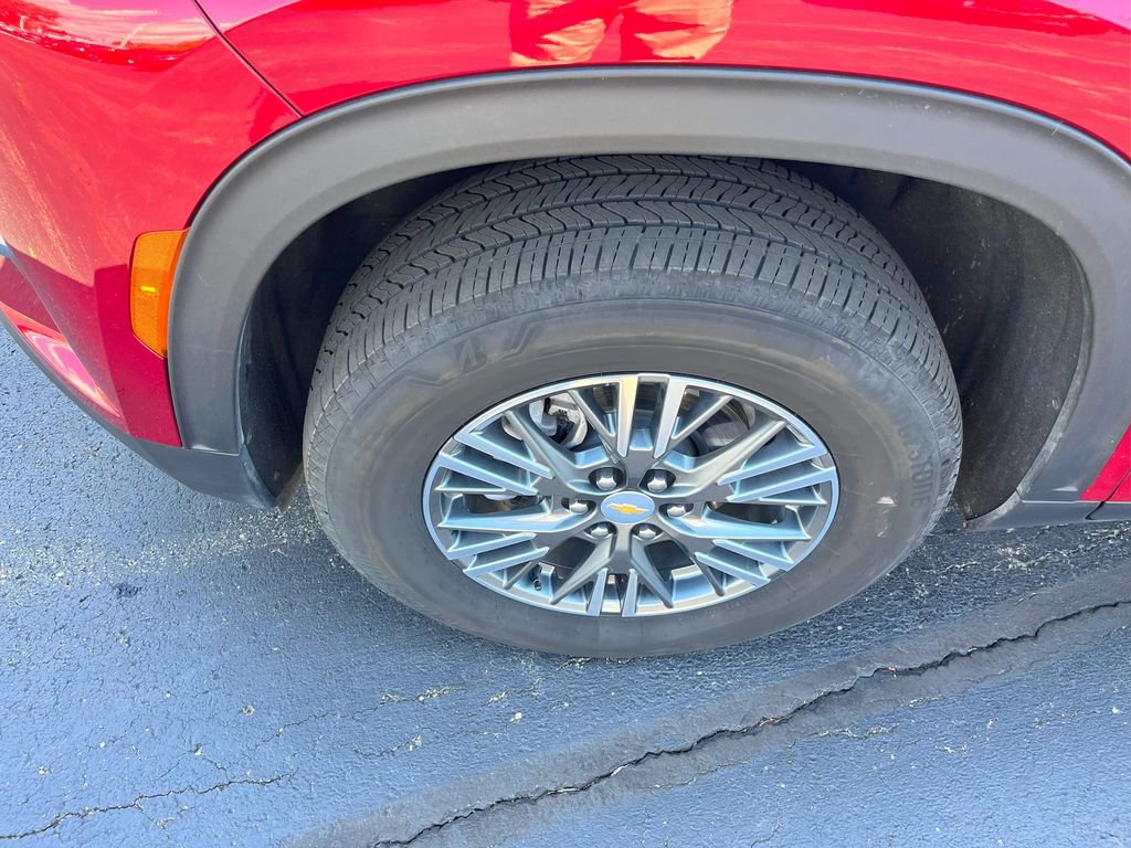 Certified 2025 Chevrolet Traverse LT image 17