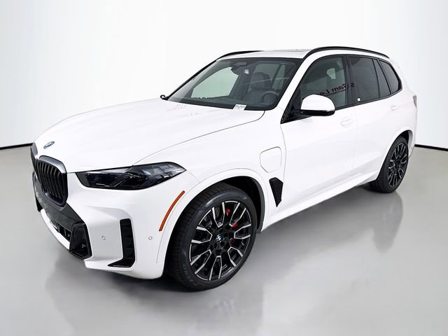 Used 2026 BMW X5 xDrive50e w/ M Sport Package image 3