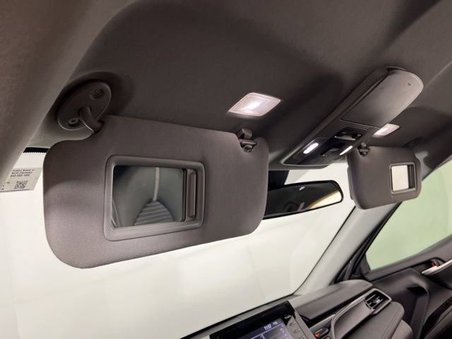 Used 2023 Toyota Camry SE image 38