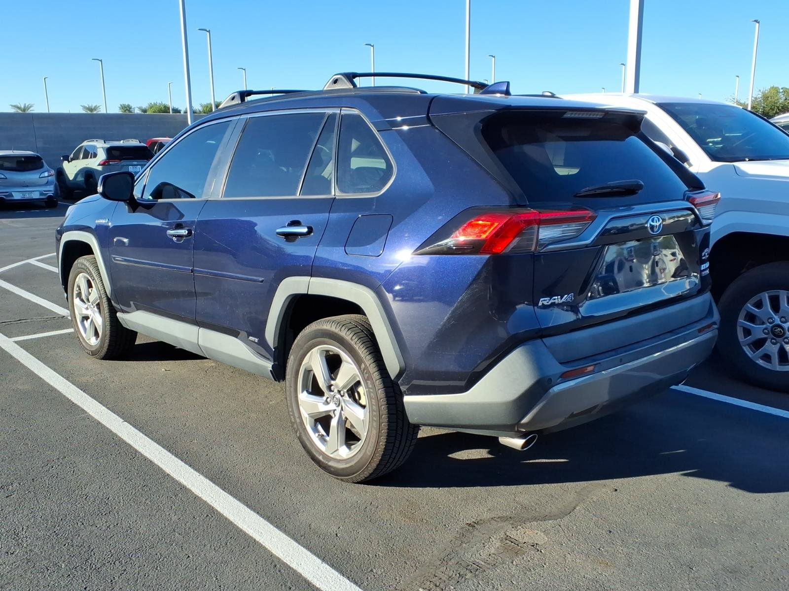 Used 2019 Toyota RAV4 Limited w/ Limited Grade Weather Package AWD/4WD image 3