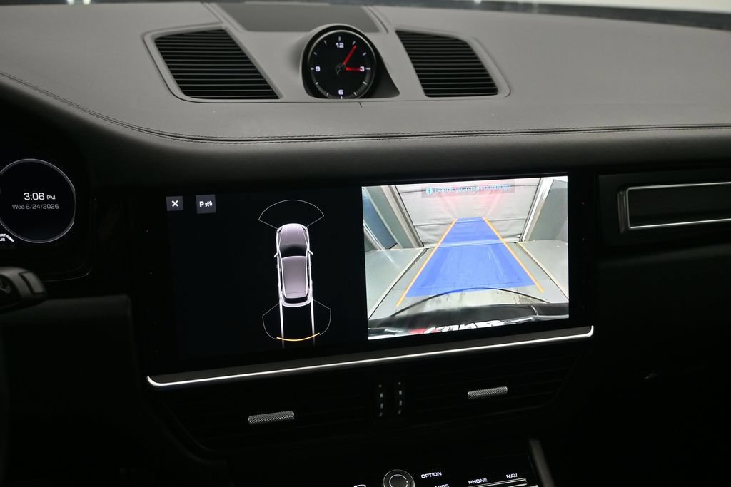 Used 2021 Porsche Cayenne GTS AWD/4WD image 14