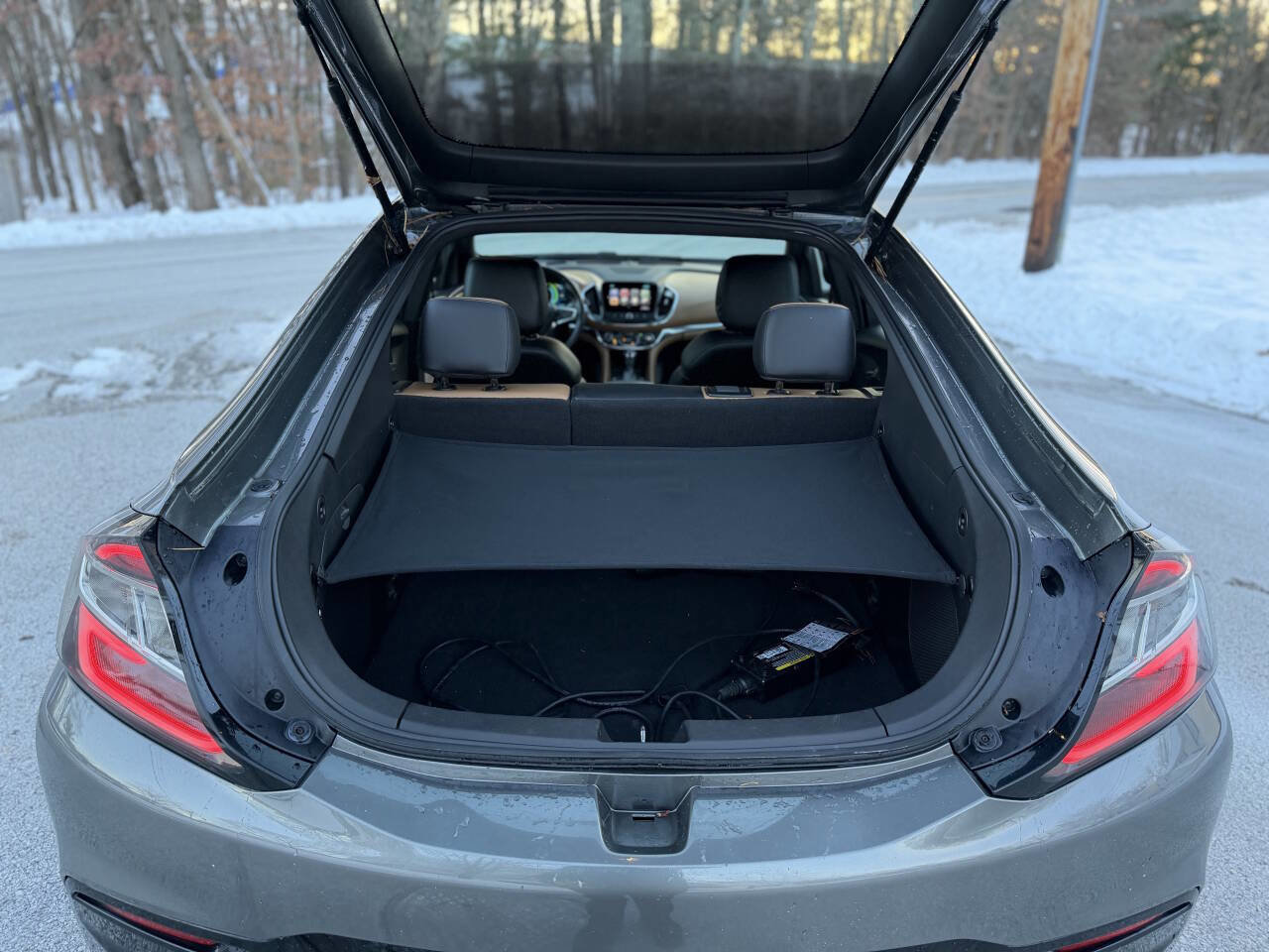 Used 2017 Chevrolet Volt Premier w/ Driver Confidence II Package image 14